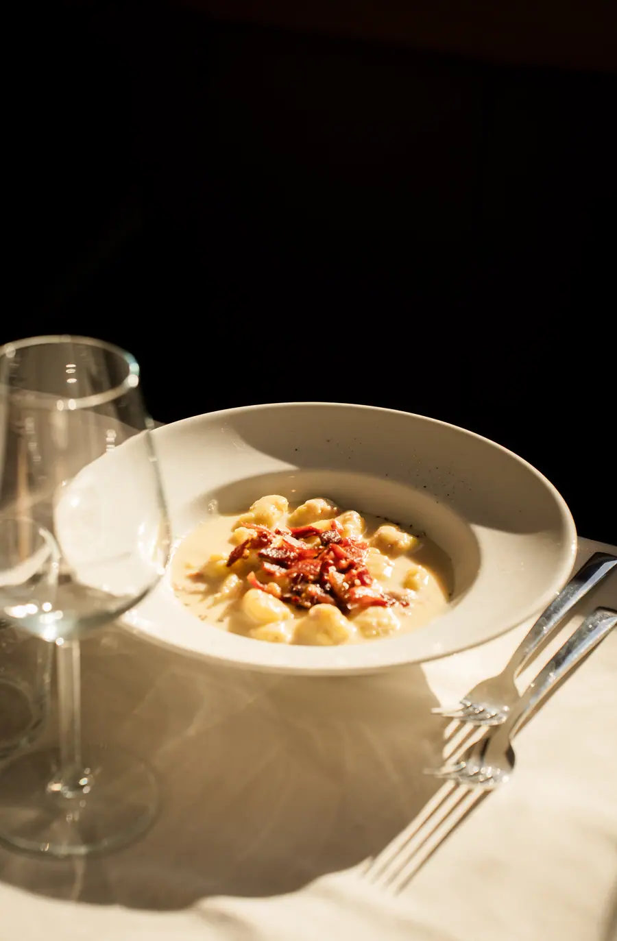 Food & Drink, restaurants and cocktail bars: photograph by Matteo Mizzoni